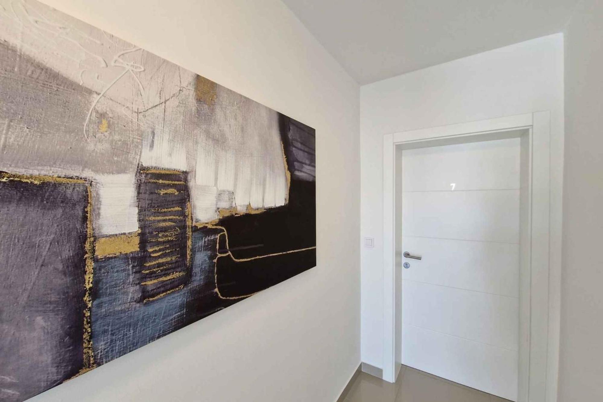 In 47128 Apartment