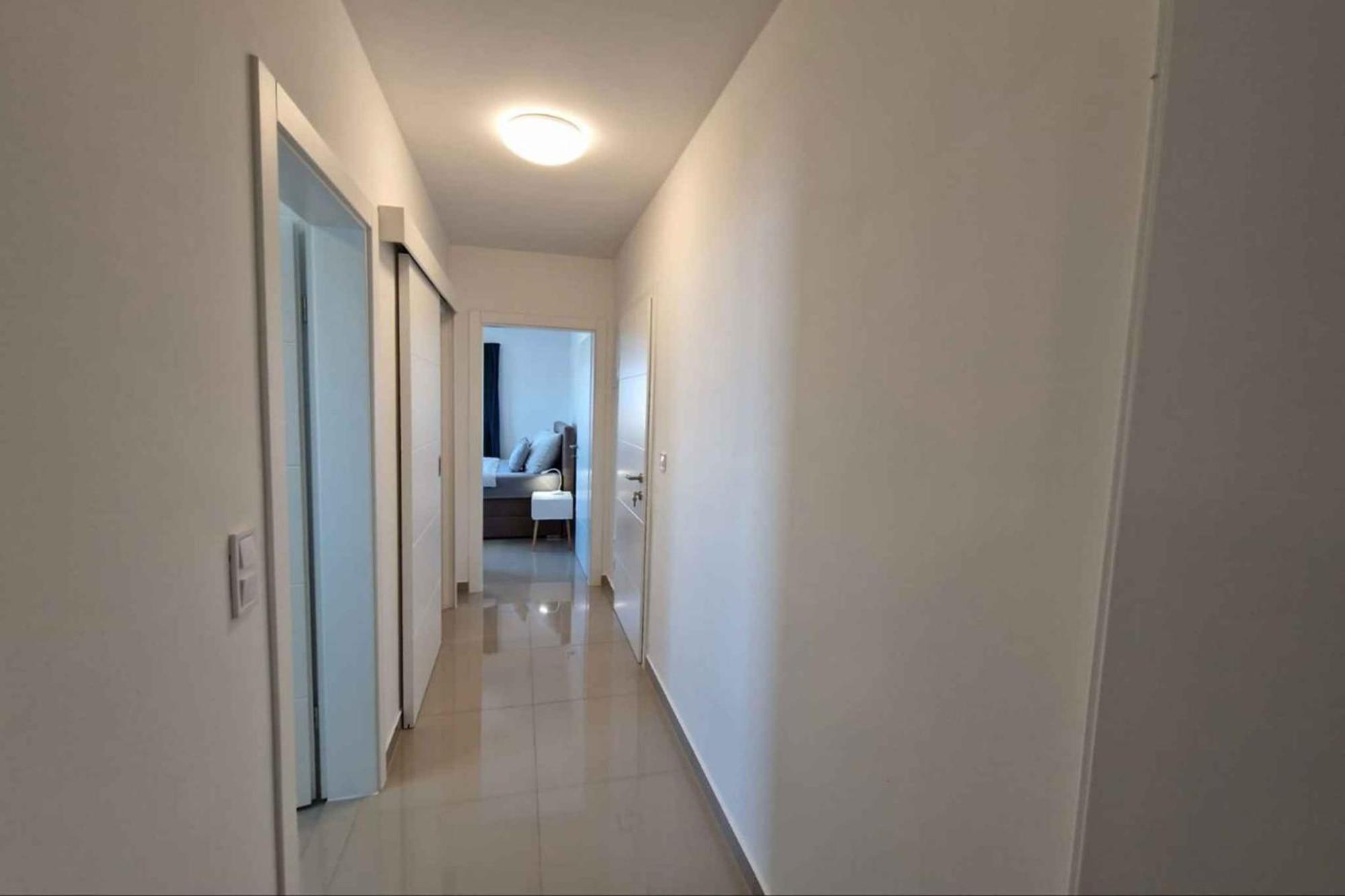 In 47128 Apartment *