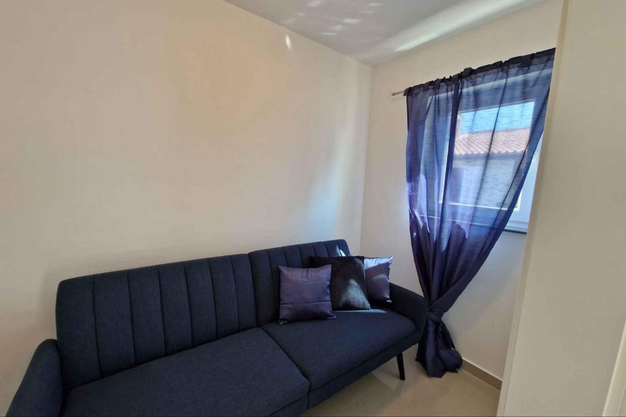 In 47128 Apartment *